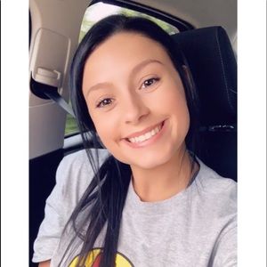 Meet your Posher, Kelsie